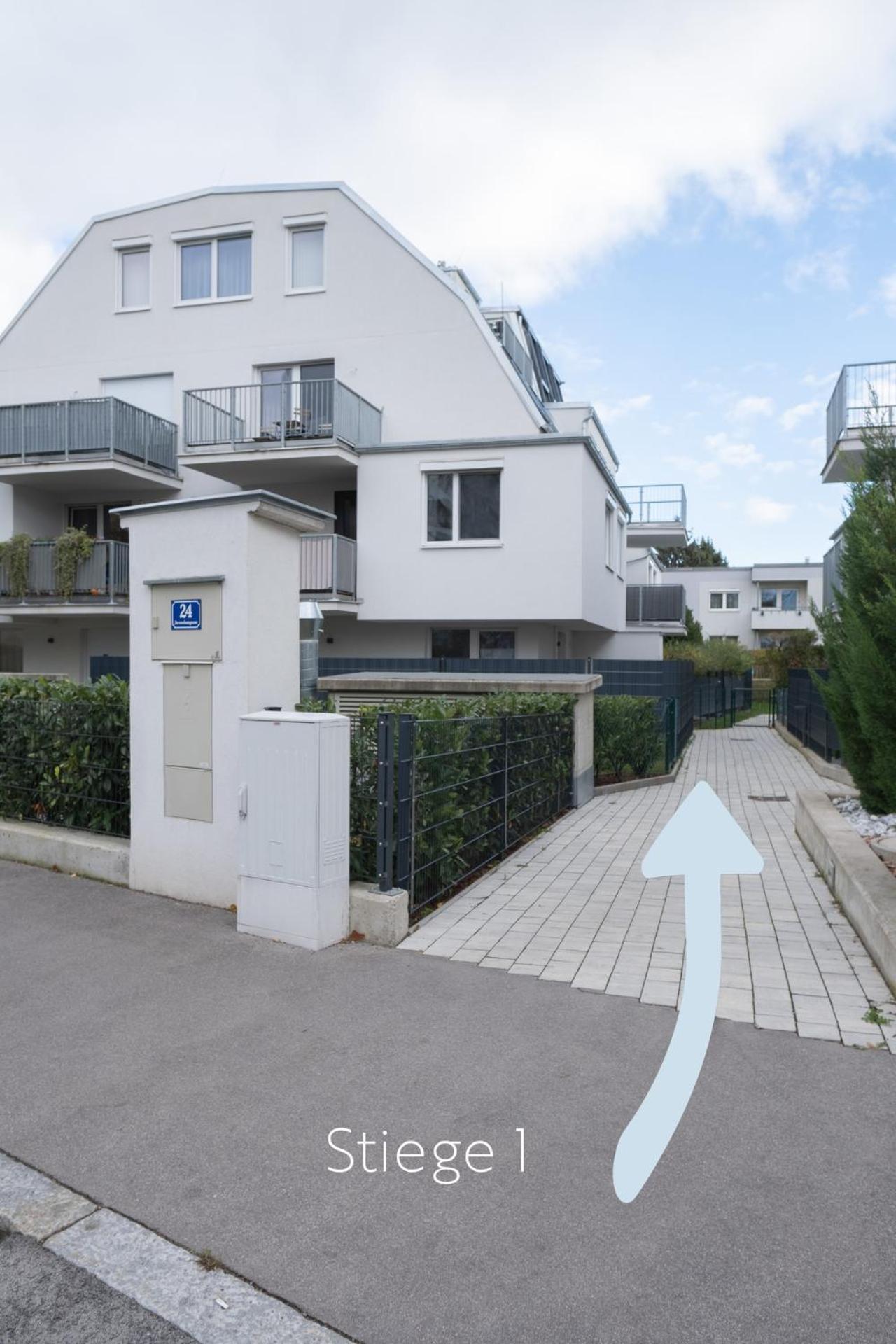 Modern With Private Balcony Near City Center Wien